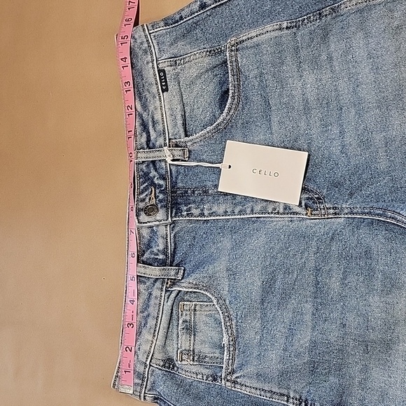 CelloSize 7 Horseshoe Barrel Relaxed Fit Medium Wash Denim Jeans, NEW with Tag - Picture 6 of 14